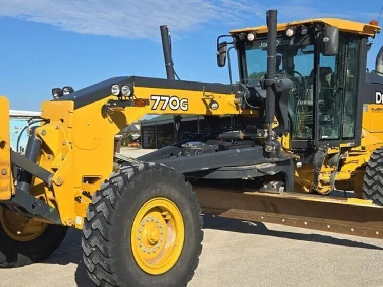 2018 John Deere 770G inspected unit