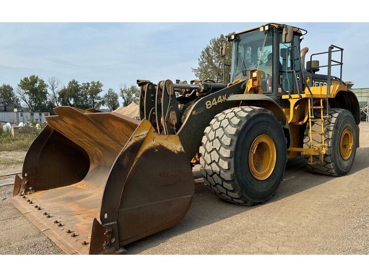 2017 John Deere 844K-III inspected unit