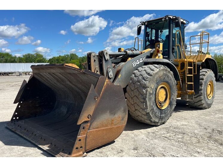 2009 John Deere 844K inspected unit