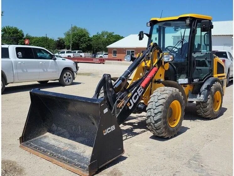 2022 JCB 407 inspected unit